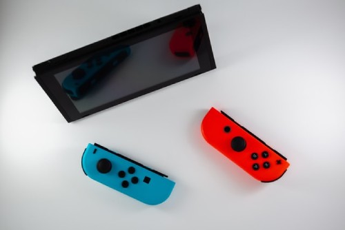 テーブルモード:Nintendo Switch(ニンテンドースイッチ)はテレビ無しで対戦・協力プレイが可能
